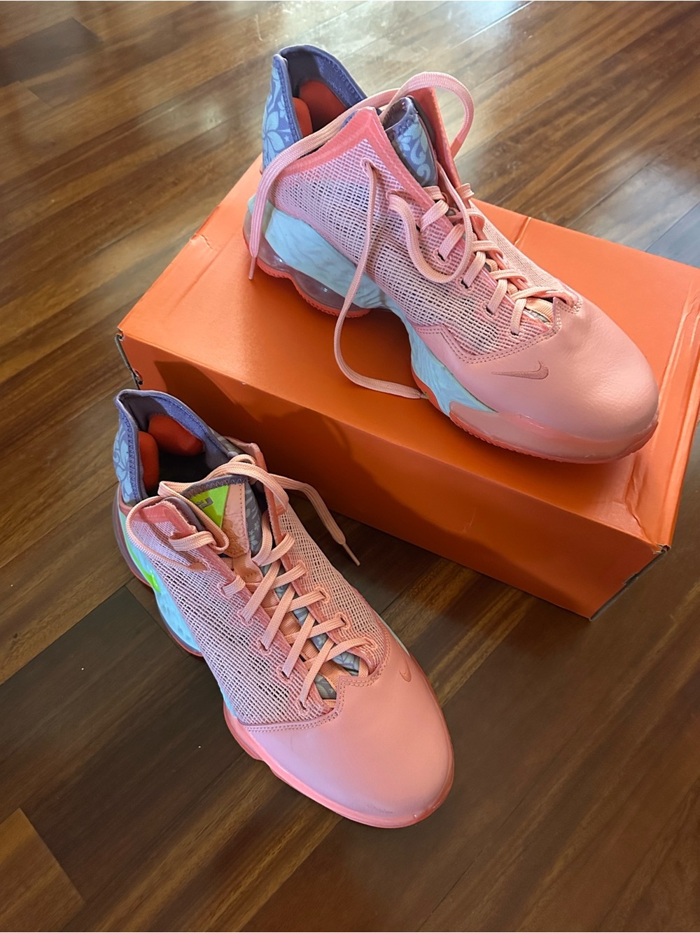 Men”s Pink /Peach Athletic Sneakers with Supportive Mesh Upper